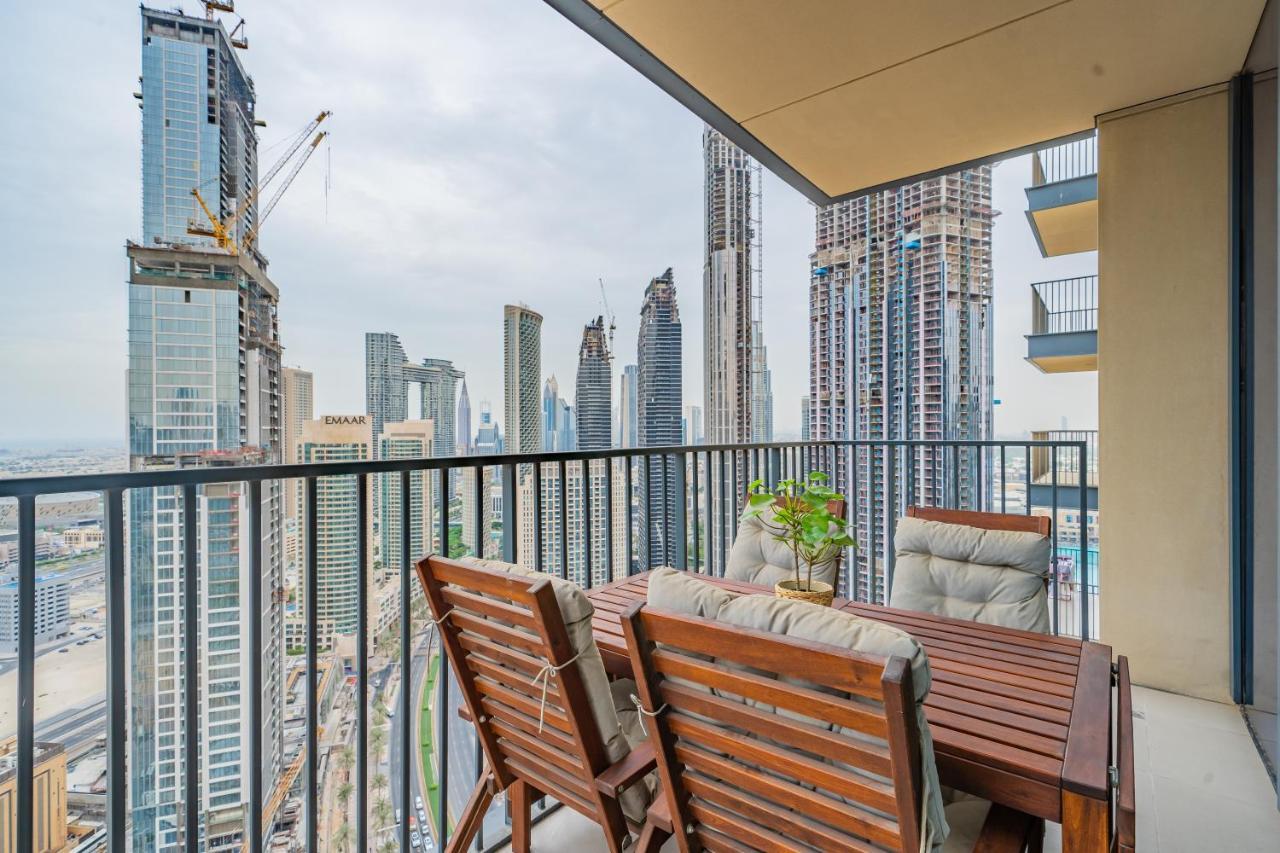 Breathtaking City Views From Dt Apt With Terrace Dubai Exterior photo