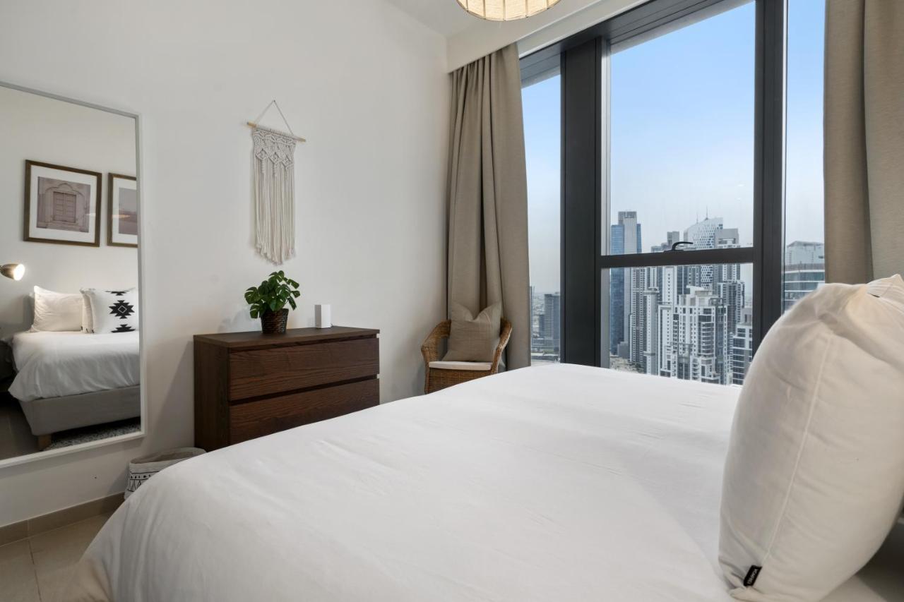 Breathtaking City Views From Dt Apt With Terrace Dubai Exterior photo